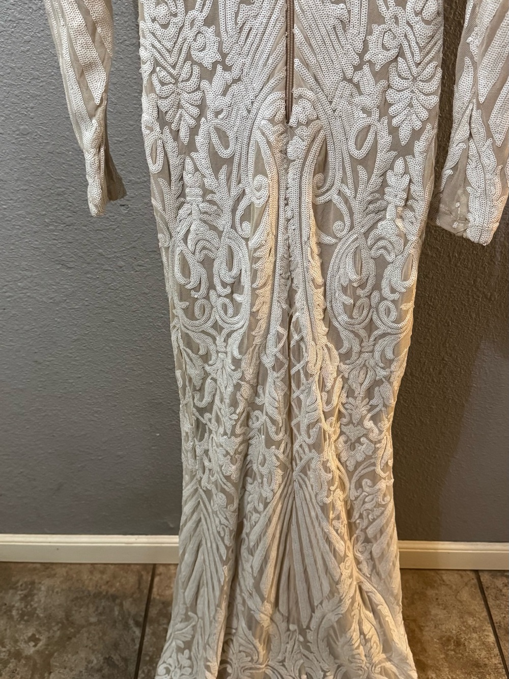 Windsor sequined maxi gown long bishop sleeves and square neckline - Picture 4 of 8